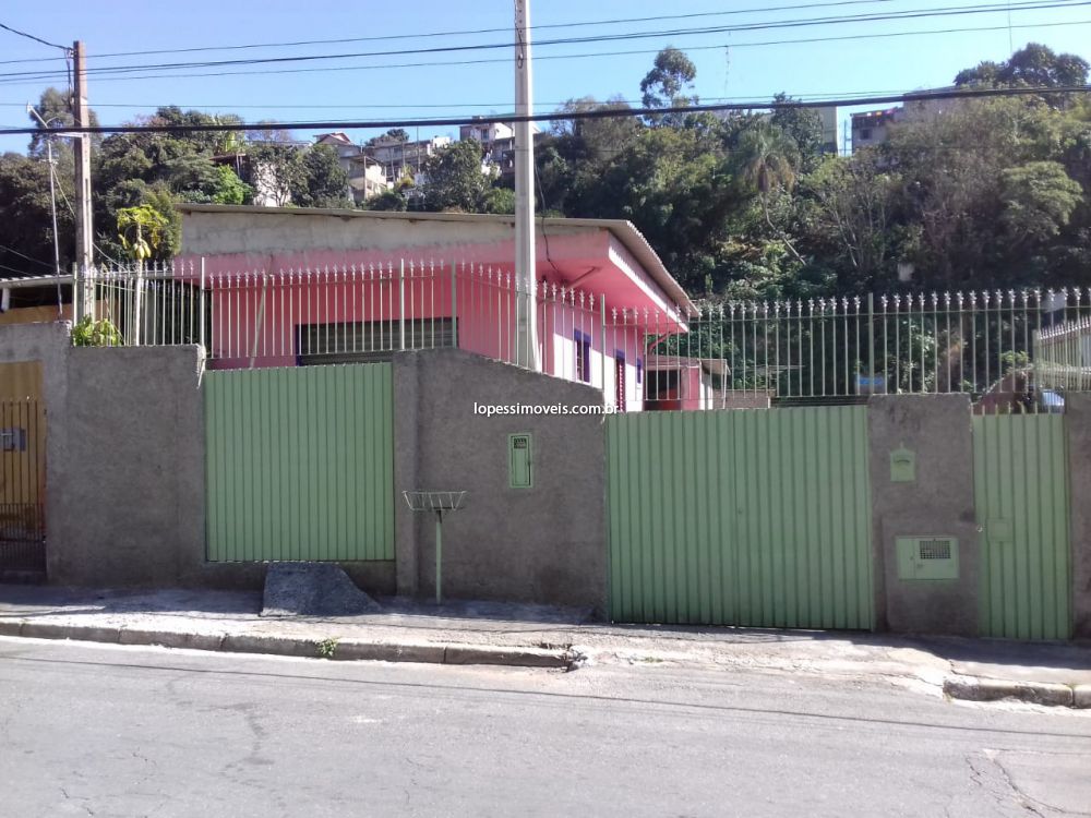 Casa Padrão Próximo ao Centro 3 dormitorios 2 banheiros 2 vagas na garagem
